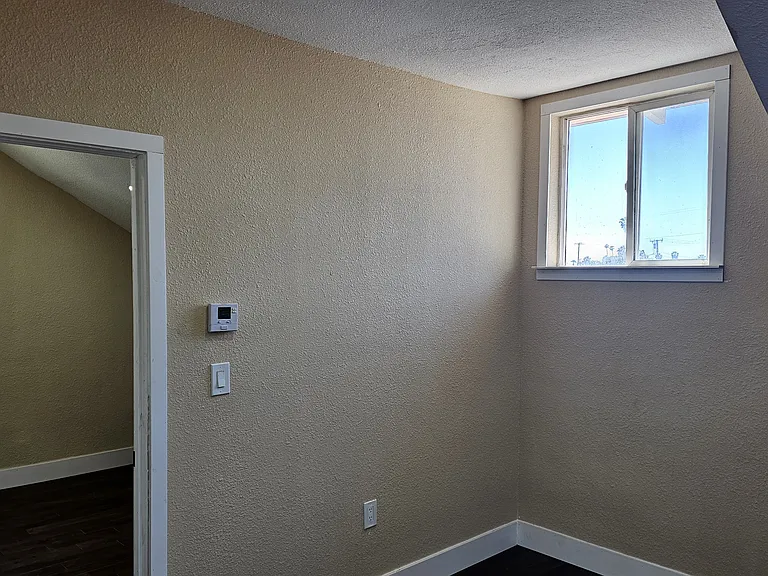 920 1/2 N Arrowhead Ave — Photo 10