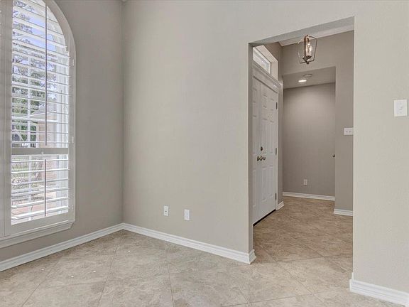 4th image of 4957 Yaupon Cir