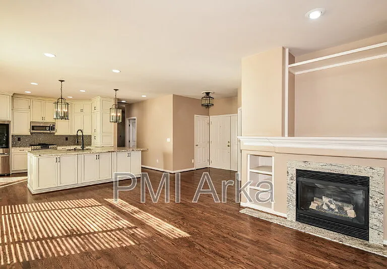445 243rd Pl SE — Photo 3
