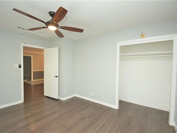 4th image of 2318 Westoak Dr