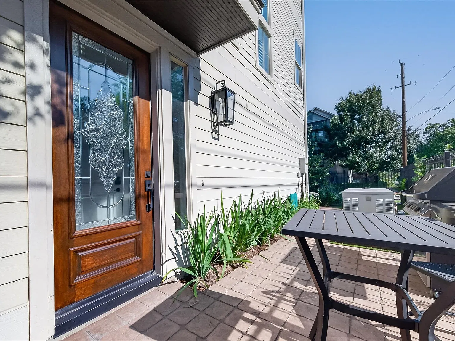 3 bed, 3.5 bath, 2112 sqft, $4,200 — Photo 4