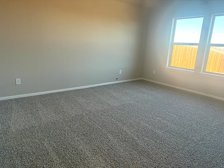 1353 Dillard Creek Dr — Photo 26