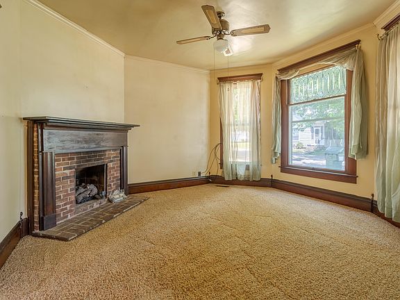 4th image of 506 N Main St