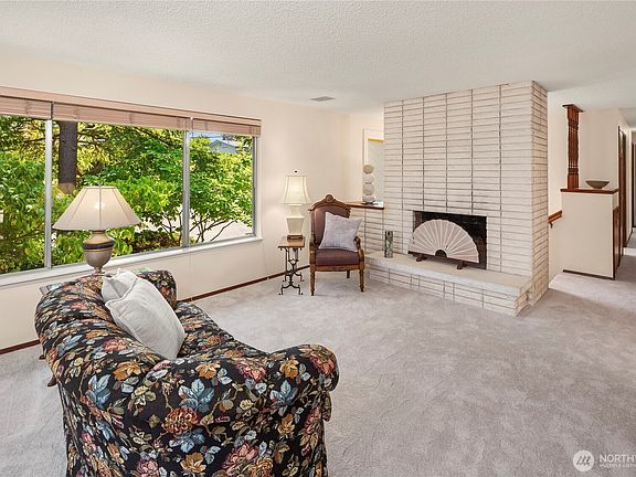 4th image of 344 S 183rd Street