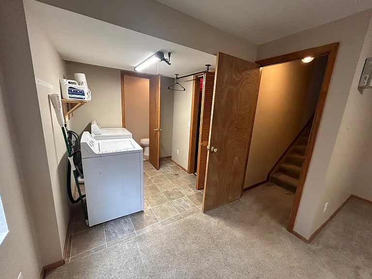 1405 Coolcrest Dr — Photo 12