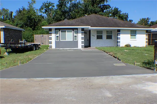 644 Camelia Ave