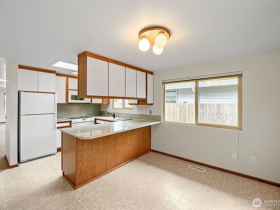 5th image of 24806 10th Avenue S