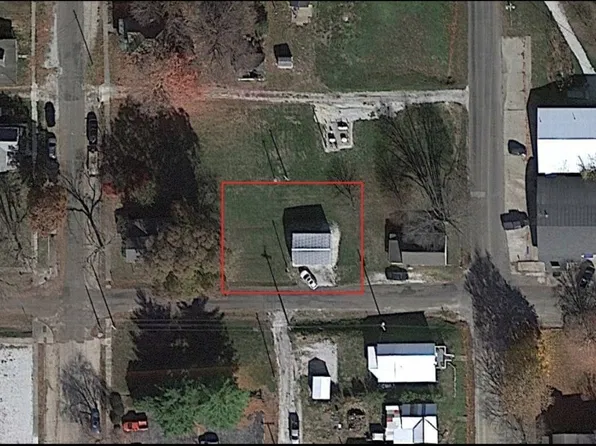 851 Williams St, Barry, IL 62312