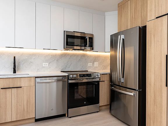 3rd image of 159 Havemeyer St #3