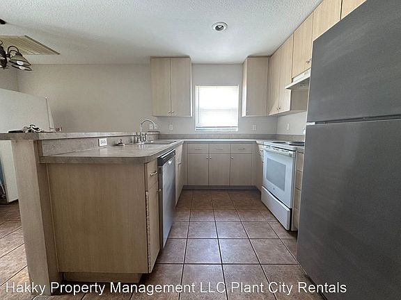 2nd image of 208 W Tever St