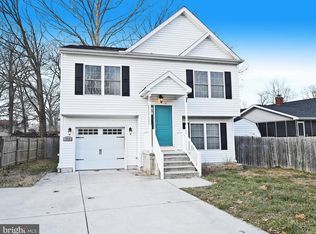 984 10th St, Pasadena, MD 21122