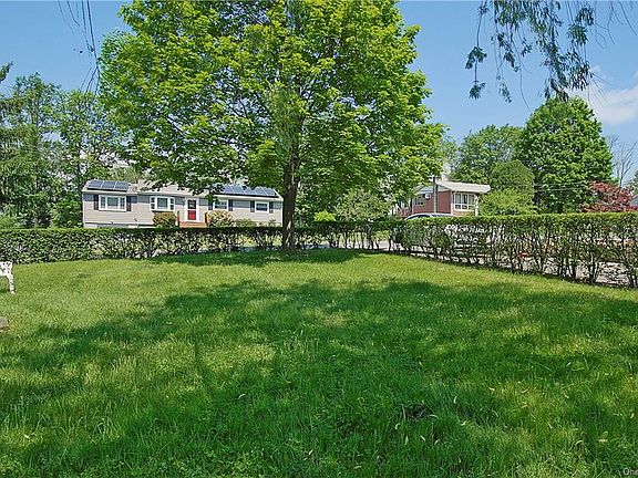 3rd image of 23 Oak Dr