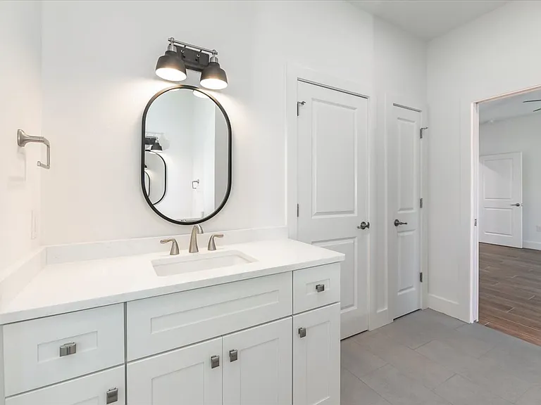 1709 Holly Rd — Photo 37