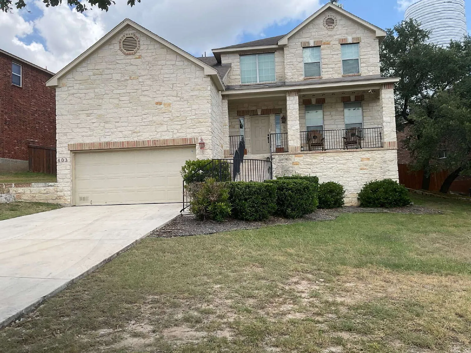 4 bed, 3.5 bath, 2713 sqft, $2,995 — Photo 2
