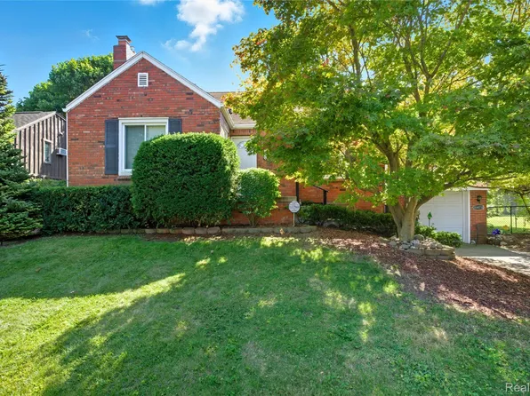 11478 Engleman Rd, Warren, MI 48089