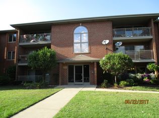 7800 W 89th St APT 102, Hickory Hills, IL