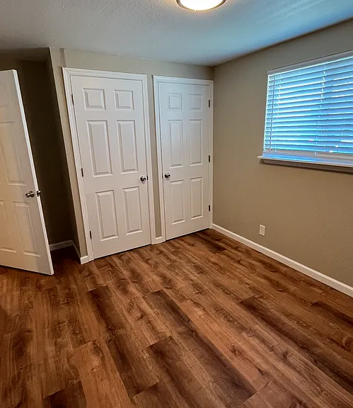 Churchill Village Apartments — Photo 61