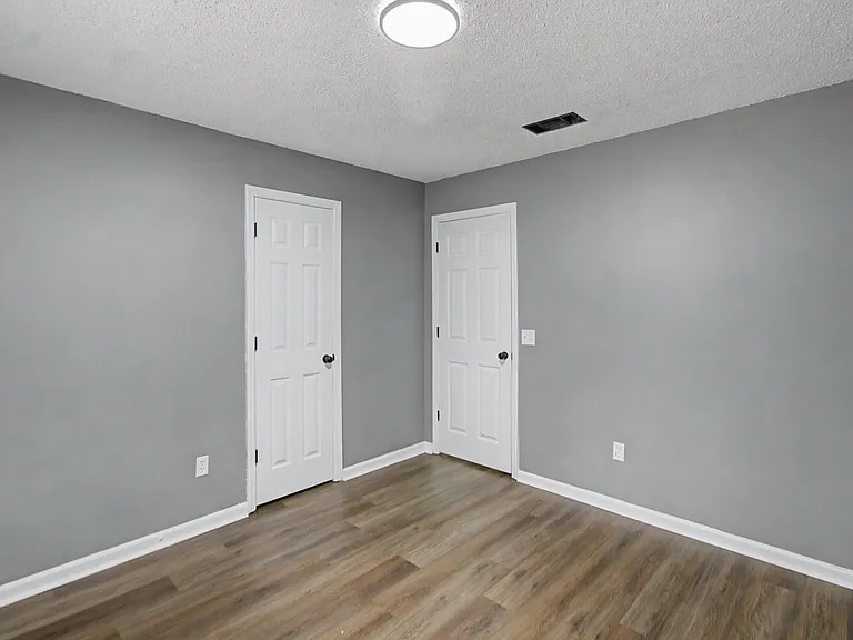 291 Sabreena Cir — Photo 23