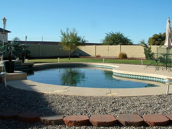Salt Water Pebble-Tec pool