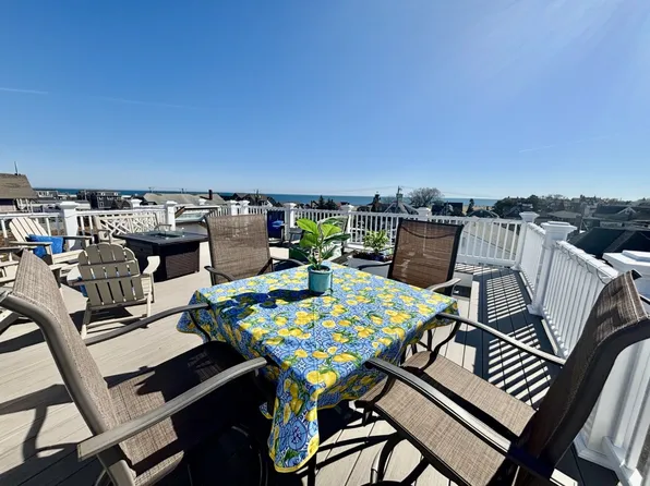 37 Circuit Ave #4, Oak Bluffs, MA 02557