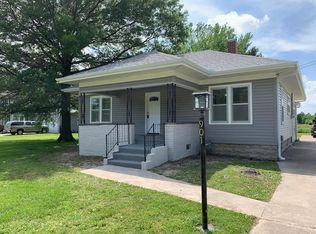 901 S 32nd St, Parsons, KS 67357