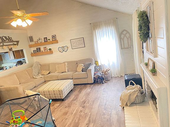 4th image of 9804 Green Meadow Dr