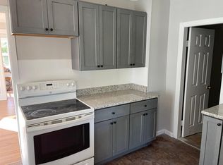 22 Irving St FLOOR 2, West Springfield, MA 01089