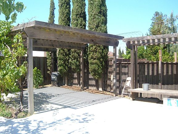Concrete designed back yard/2 patios