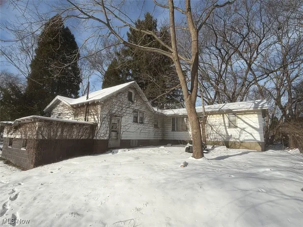 4008 Burke Ave, Louisville, OH 44641