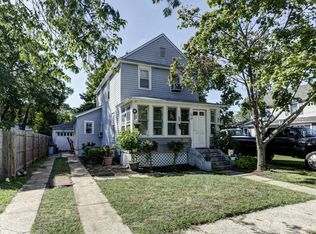 23 Willow St, Red Bank, NJ 07701