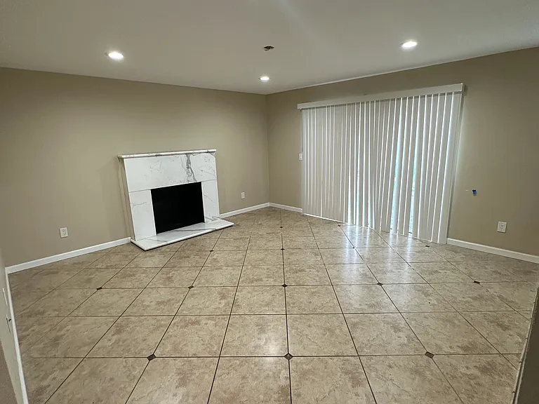 704 Windward Ct — Photo 12