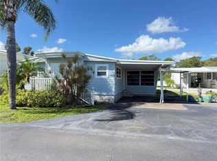 6830 Americana Dr NE #127, Saint Petersburg, FL 33702