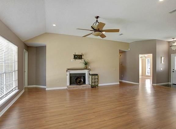 5th image of 2224 W Canterbury Dr