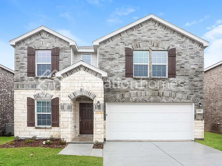1511 Greyleaf — Photo 1