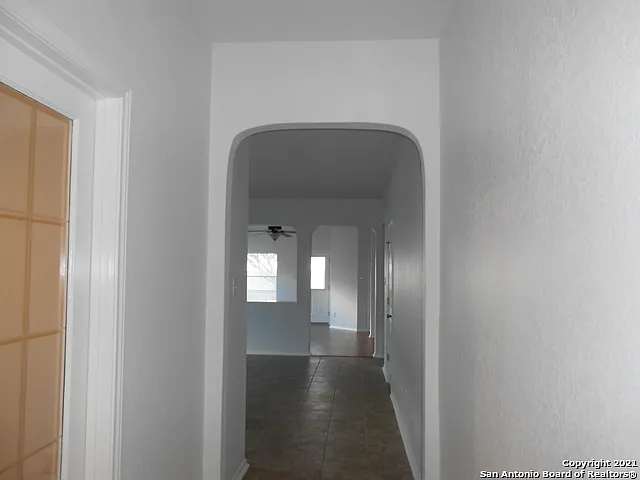 3 bed, 2.0 bath, 1653 sqft, $1,800 — Photo 3