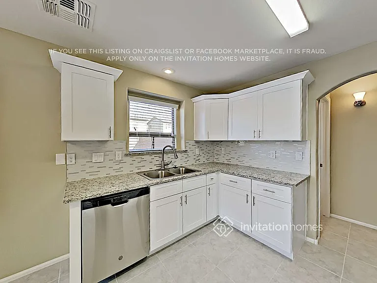 12614 W Medlock Dr — Photo 8