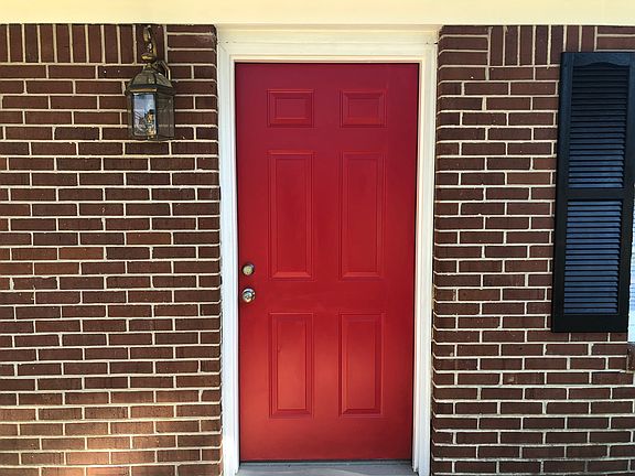 2nd image of 89 Forest Hill Cir #127