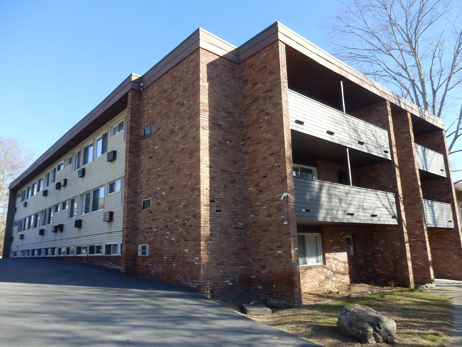 6 Putnam Ave — Photo 2