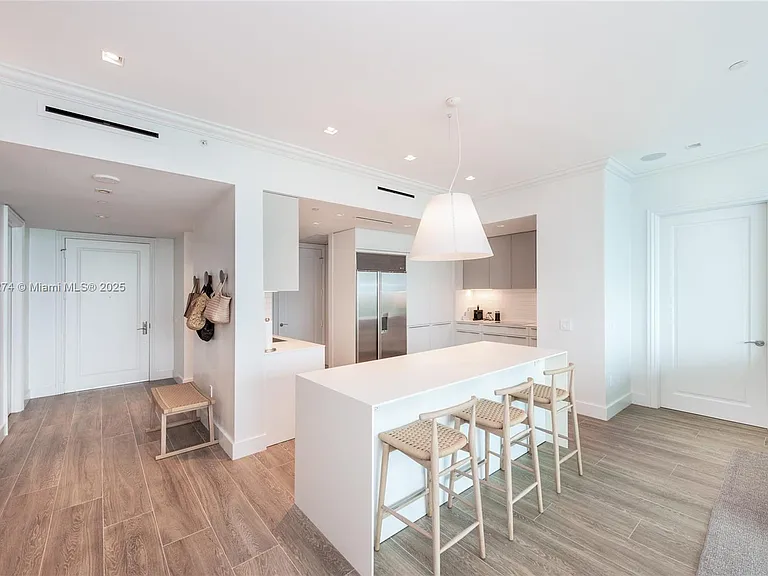 10295 Collins Ave #2506 — Photo 5