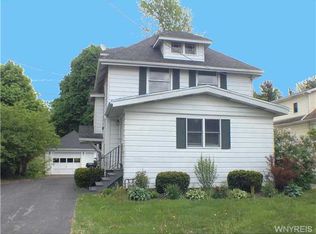 42 California Dr, Williamsville, NY 14221