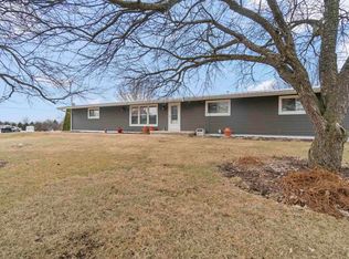 101 Mount Zion Rd, Eureka, IL 61530