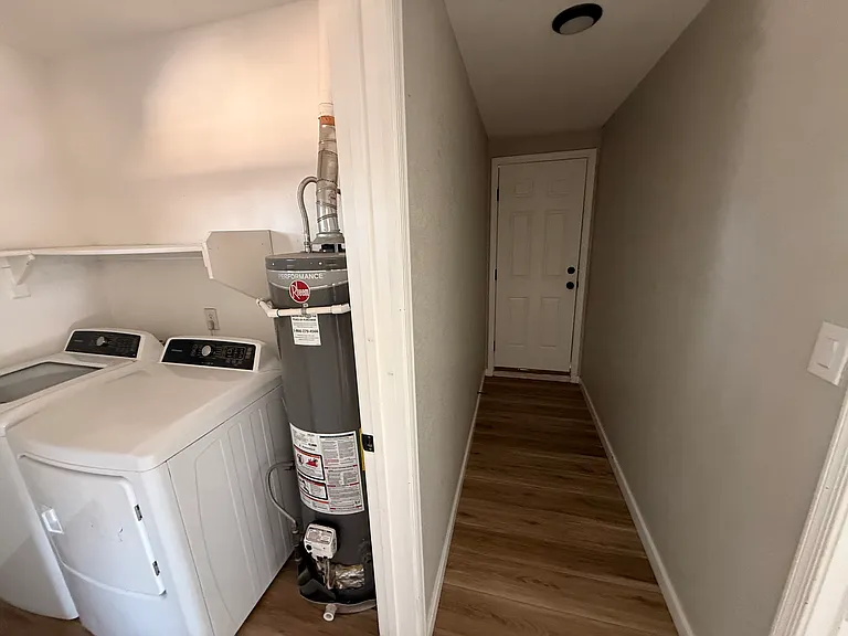 4216 N 30th Dr — Photo 10