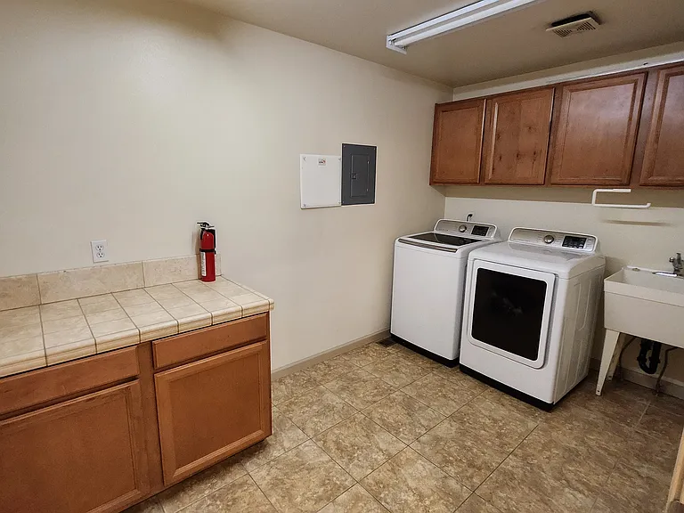 2745 Scottsdale Rd — Photo 18