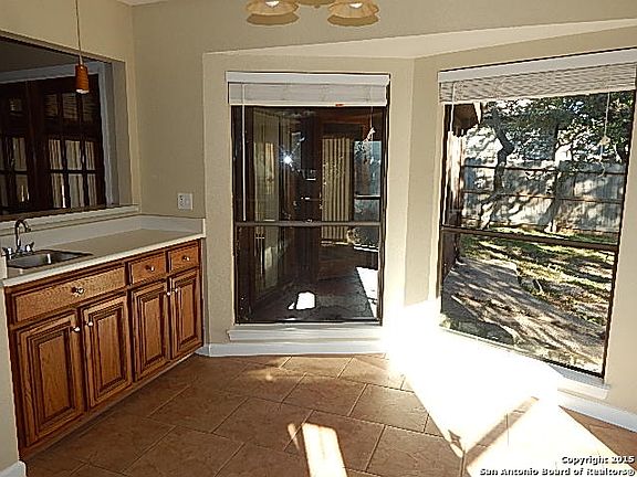 4th image of 8435 Kingsway St