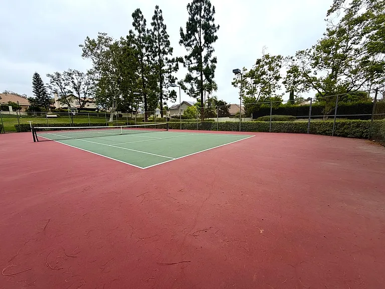 1345 Sunrise Cir N — Photo 31