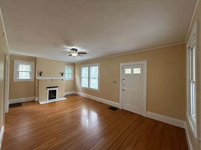 420 N Laurel Ave — Photo 3