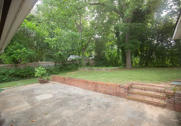 1706 Wells Dr — Photo 20