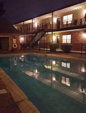 4th image of 555 S McDonough St APT 06B