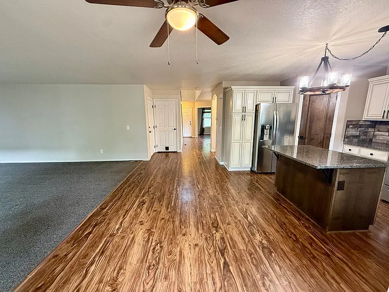 2045 Prairie Hill Dr — Photo 16