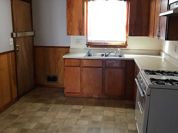 4th image of 6640 Askew Ave